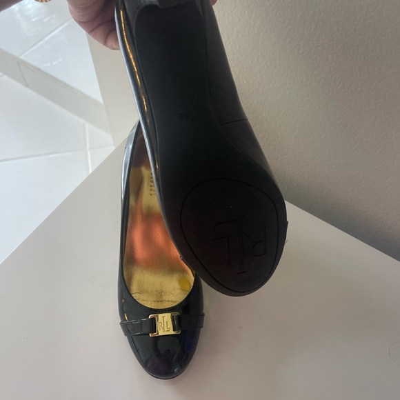 Ralph Lauren Black Patent Leather Pumps in size 8 - Picture 7 of 11